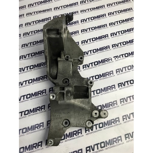 Кронштейн генератора VW Passat B6 2.0TDI 2005-2010 03L903139D